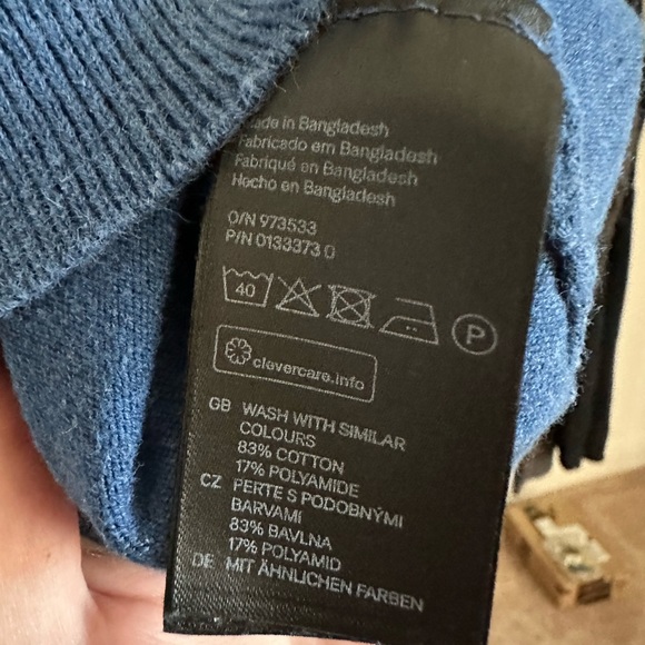 Gently Used H&M Large Navy Sweater - Picture 3 of 4